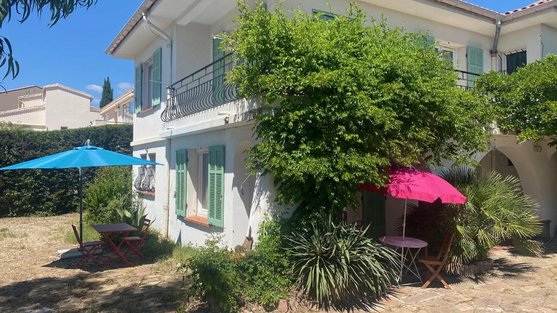 Apartment Chez Madou, T1 En Bas De Villa Et Rez De Jardin A 900M De La Mer Et Des Commerces Frejus