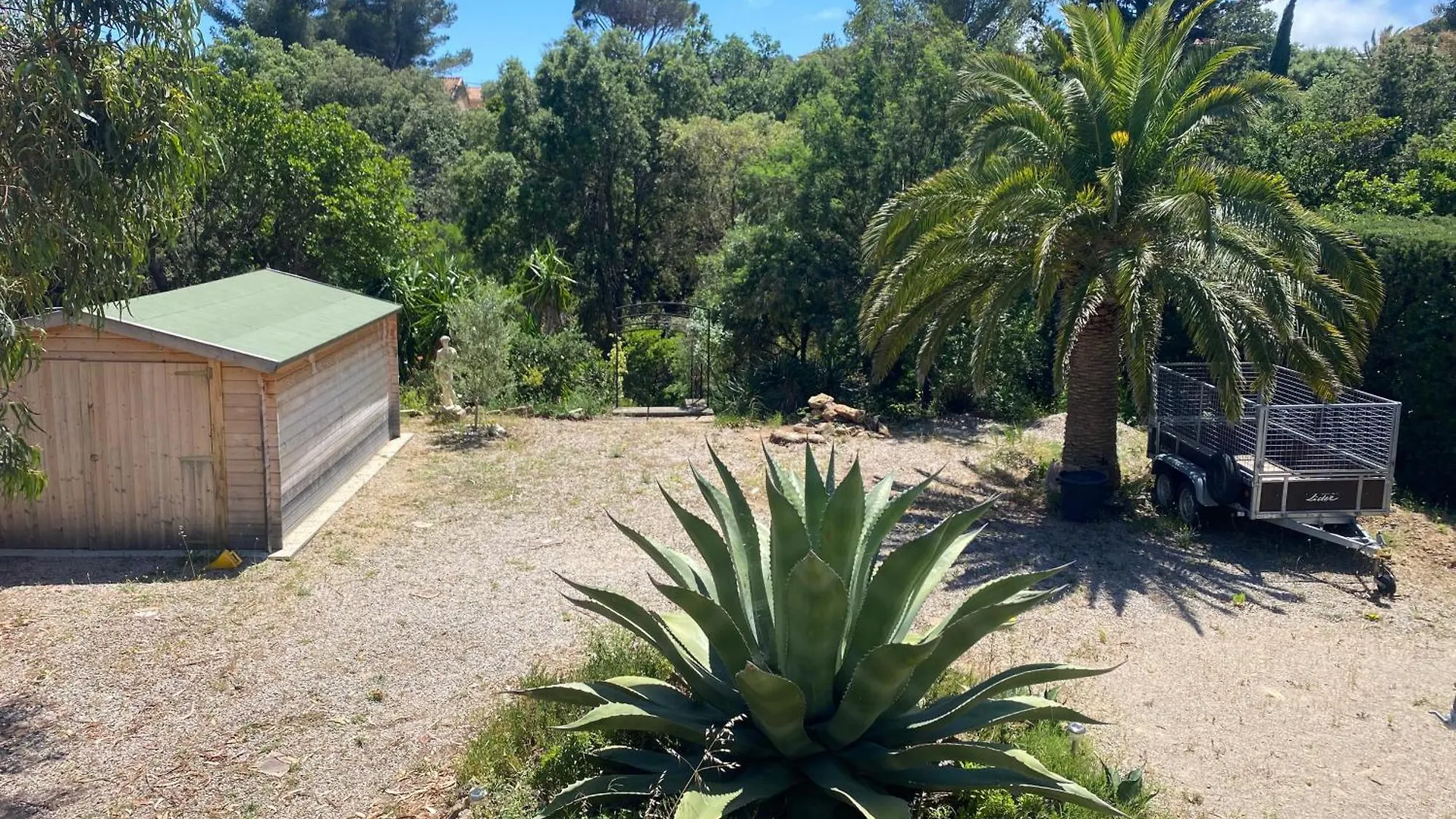 Chez Madou, T1 En Bas De Villa Et Rez De Jardin A 900M De La Mer Et Des Commerces Frejus Apartment